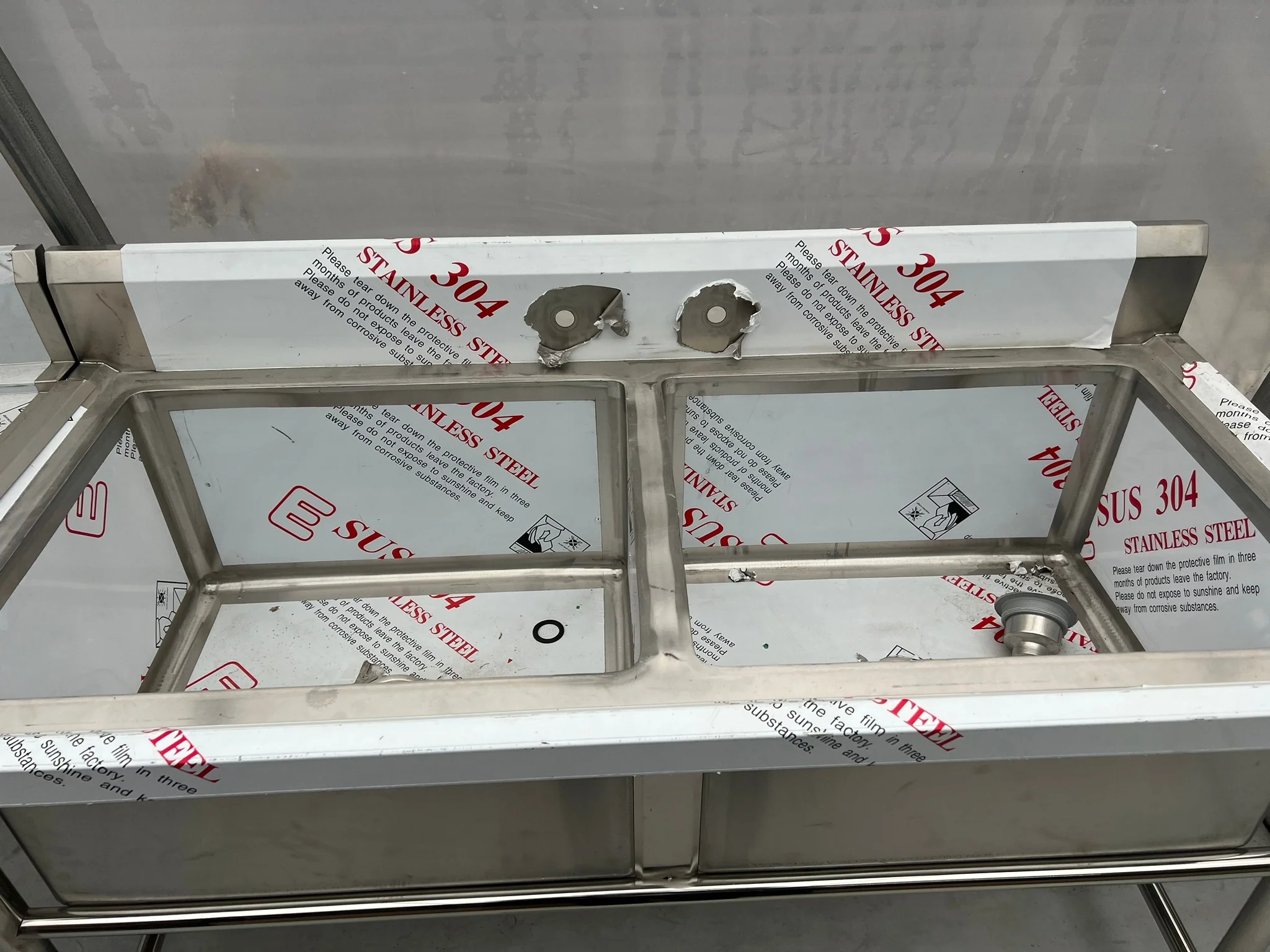 59'' CHEF Two Tub Sink with Centre Drain & No Drainboard CH-2047 - Image 3