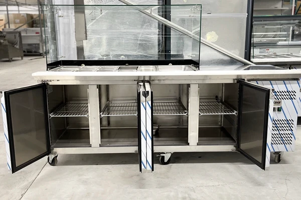 88'' CHEF Salad/Sandwich Prep Table With Square Glass Sneeze Guard GN-4100SALSQ - Image 6
