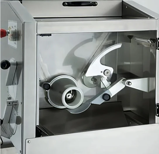 BakeMax Countertop Dough Divider & Rounder Combo - 180g to 650g Size Range BMDD005 - Image 3