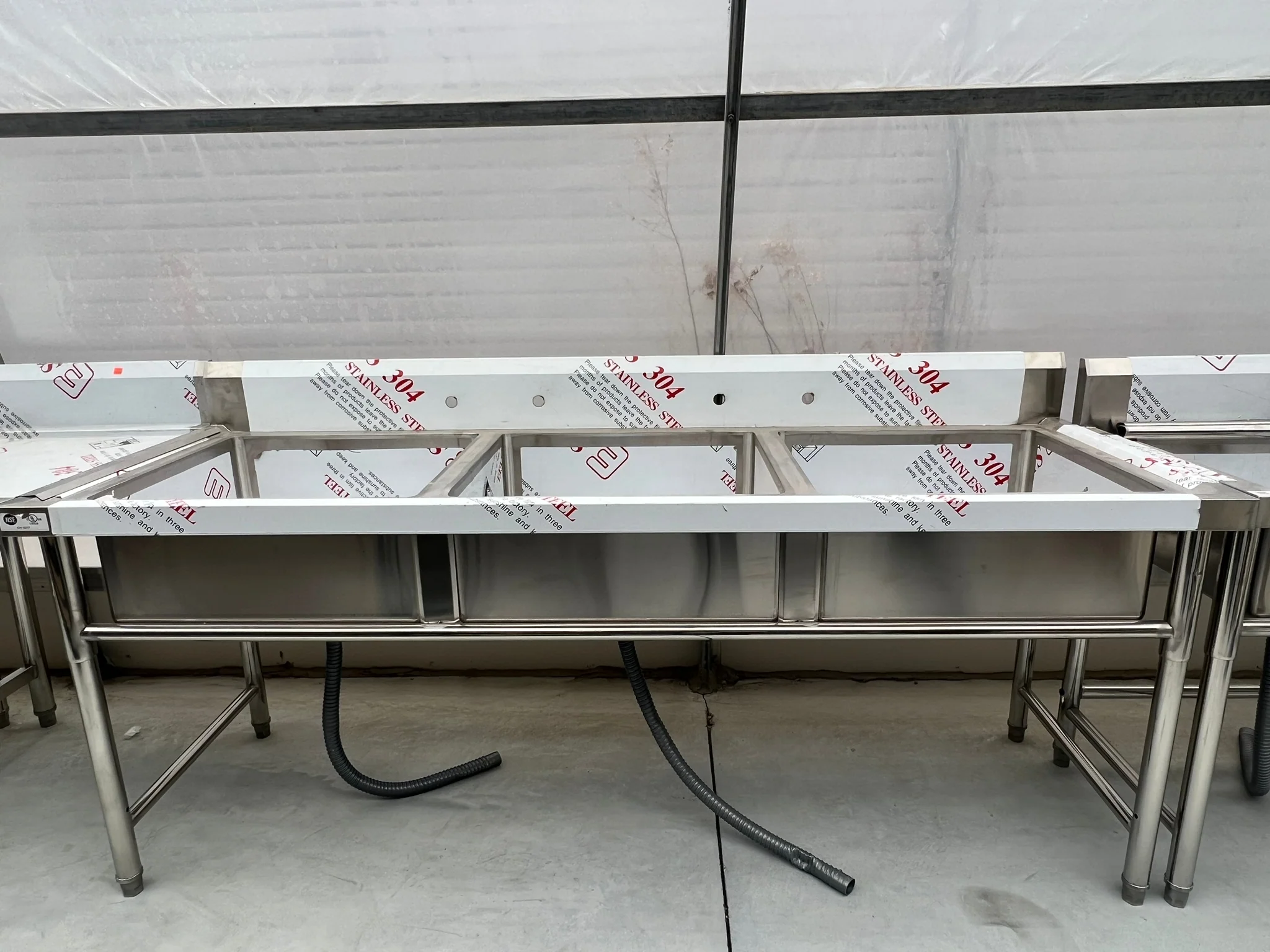 79'' CHEF Three Tub Sink with Centre Drain & No Drainboard CH-2017 - Image 7