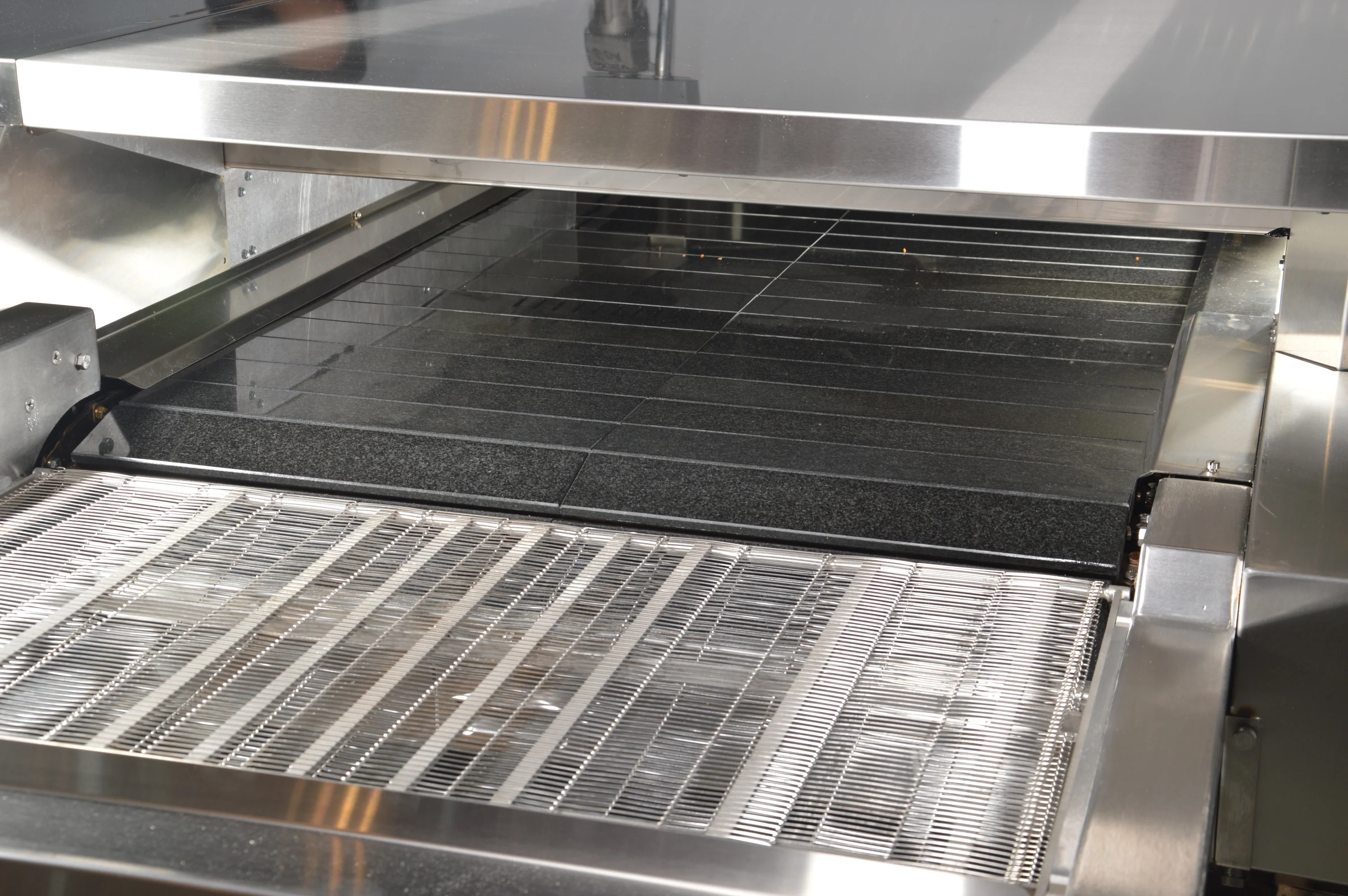 Hot Rocks Stone Conveyor Pizza Oven HR-93-33 - Image 4