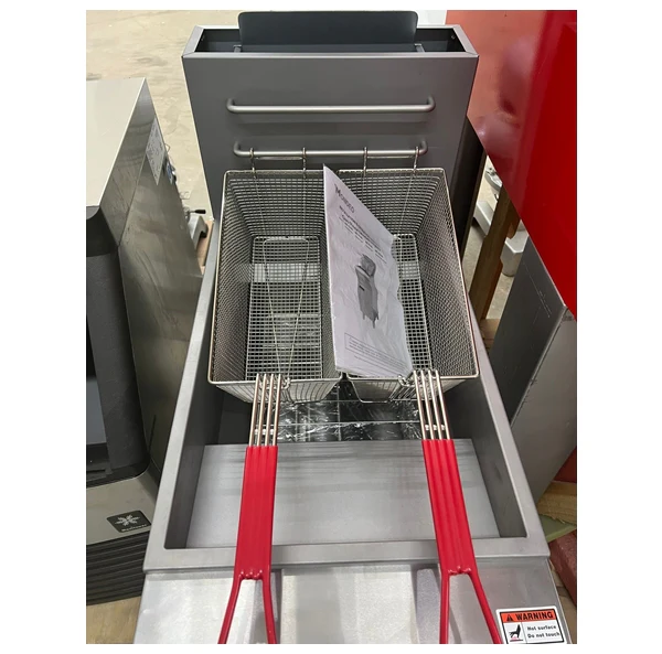 Mondeo Natural Gas 30-45lbs., 90.000 BTU Floor Fryer MD-F3-NG - Image 3