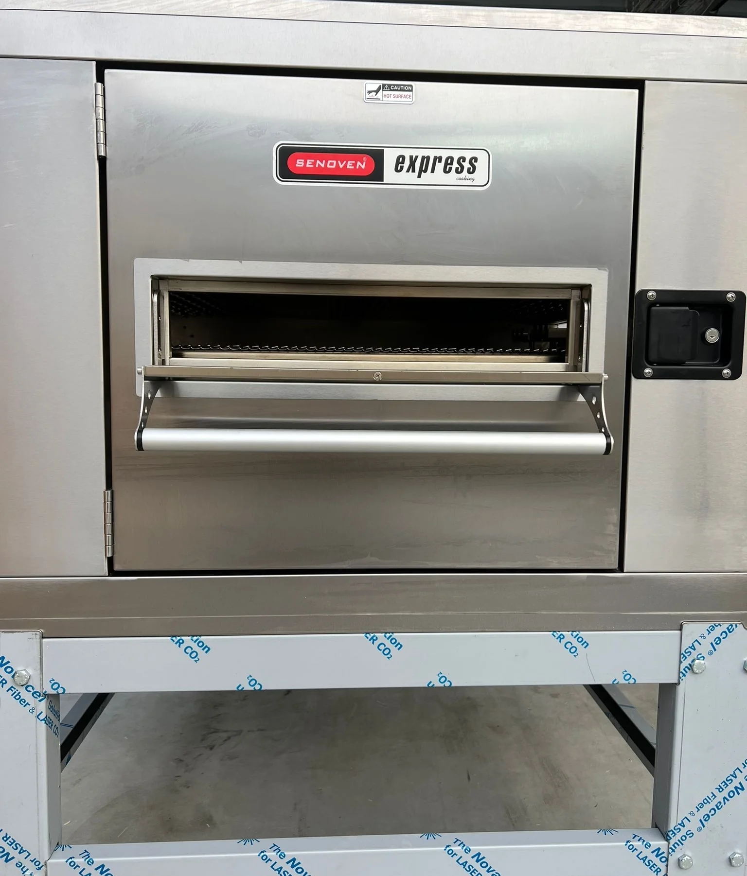 61'' SenOven Natural Gas Conveyor Pizza Oven SEN 2002 - Image 9