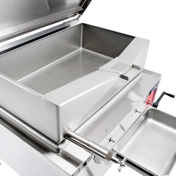 Vulcan 40 Gallon Manual Tilt Braising Pan / Tilt Skillet VG40 - Image 6
