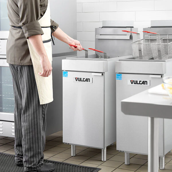Vulcan Veg Series 45-50 lb. Natural Gas Fryer 1VEG50M - Image 5
